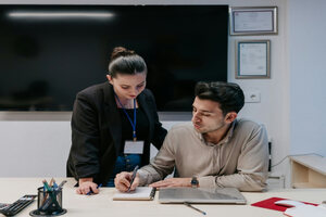 Mentorul pe care nu-l vezi, dar il simti cum sa-l gasesti si de ce conteaza