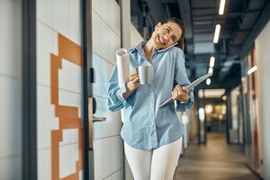 Programul se termina la 18:00, dar mintea nu. Cinci obiceiuri care iti elibereaza mintea dupa program