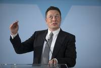 A trait cu un dolar pe zi, iar acum are o avere de aproape 12 miliarde - Povestea lui Elon Musk