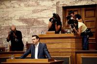 Aliatii ii intorc spatele lui Tsipras - ce optiuni mai are premierul grec