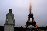 Atentatele din Franta au ieftinit vacantele la Paris