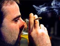 Au scazut vanzarile de tigari si alcool - Ministerul Sanatatii vrea sa mareasca taxa pe viciu
