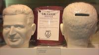 BBC: Romanii care fac bani din comunism
