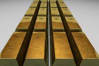BCR a vandut 3 tone de aur in 8 ani. Cine cumpara metalul pretios?
