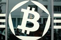 BNR avertizeaza: Iata riscurile folosirii Bitcoin sau a altor monede virtuale