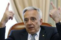 Bani ar fi, increderea lipseste