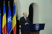 Basescu cere bugetul pentru 2015: Faptul ca premierul nu e in Bucuresti nu e o scuza