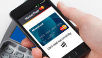 Confortabil, ieftin si rapid: Platile pe mobil ameninta suprematia bancilor