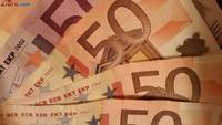 Curs valutar: Euro scade pana la minimul ultimelor trei luni