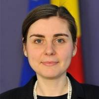 De unde are Ioana Petrescu bani pentru "golul" lasat de reducerea CAS