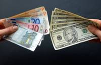 Dolarul pune la zid restul valutelor. Care sunt efectele si unde se va opri