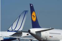 Dupa cinci ani de conflict si 15 greve, pilotilor Lufthansa li se maresc salariile
