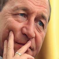 Basescu ramane suspendat pana pe 12 septembrie