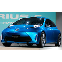 Toyota a lansat Prius-C, masina cu cel mai redus consum