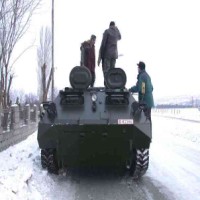 Cu tancul prin nameti pentru salvarea oamenilor