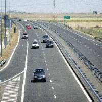 Bechtel trebuie sa termine 18 km de autostrada. Pe santier nu e nimeni