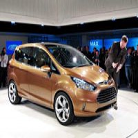 Dacia vs. Ford sau Lodgy vs. B-Max. Tu ce ai alege? Dacia vs. Ford sau Lodgy vs. B-Max. Tu ce ai alege?