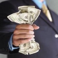 Noi scumpiri la tigari si benzina de anul viitor Noi scumpiri la tigari si benzina de anul viitor