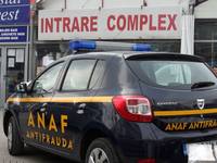 Inspectori ANAF huiduiti si amenintati: Au sunat la 112 si au plecat escortati de politisti si jandarmi