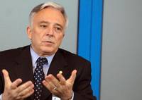 Isarescu: Mai putine investitii, mai putina coruptie. Si batalia asta are rostul sau