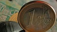 Leul, in picaj - cine e de vina pentru deprecierea monedei nationalec