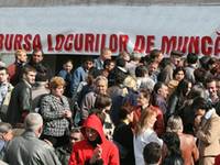 Lipsa locurilor de munca, principala grija in 2014. 58% dintre romani cred ca 2015 va fi mai bun