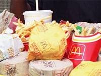 McDonald s nu mai are voie sa dea jucarii gratis la Happy Meal