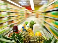 Micii comercianti, sabotati de Sarbatori de hipermarketuri?