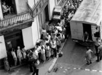 Noaptea la supermarket: mii de baimareni s-au inghesuit sa prinda reduceri ()