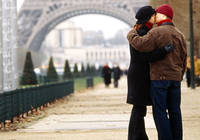 Oferte Early Booking pentru ...Ziua Indragostitilor - Du-ti iubita la Paris aproape gratis