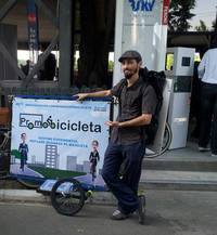 Outside the box: Afacere din pedalat: ce face un tanar cu o bicicleta cu remorca