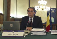 Ponta il trage de urechi pe Constantin: Cum sa platesti 24% la miere?! Aveti grija