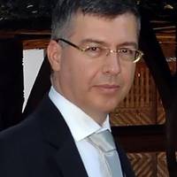 Povestea unui mare succes in tara mesterului Manole (Opinii)
