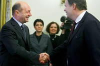 Presa de azi: Ce a negociat Basescu cu FMIc