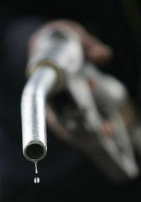 Pretul petrolului a atins nivelul maxim al ultimelor sase luni