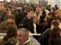 Romanii au cheltuit, intr-o singura noapte, peste 3 milioane de euro in mall