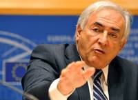 Strauss-Kahn (FMI): Oamenii de rand platesc pentru erorile guvernelor