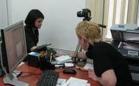 Taxele pentru serviciile consulare reduse cu 30%