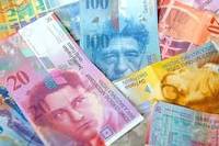 Victorie in lupta cu francul elvetian: Un roman a obtinut inghetarea cursului la nivelul din 2007