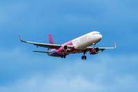 Zburati cu Wizz Air? Operatorul aerian a inregistrat un profit record