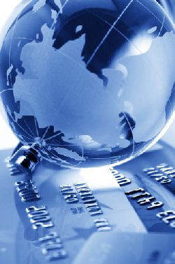 Detinatorii cardului de credit CardAvantaj pot achita cumparaturile din strainatate in 3 rate