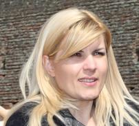 Elena Udrea: 61 locuinte sociale in Busteni 