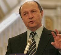 Basescu le cere "constructorilor lacomi" sa se opreasca