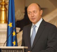 Basescu: ar fi extraordinar daca politicienii si-ar dona salariile