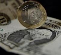 Euro, la cel mai scazut nivel fata de dolar din ultimii patru ani