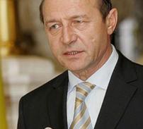 Basescu le cere demnitarilor PDL sa renunte la afaceri