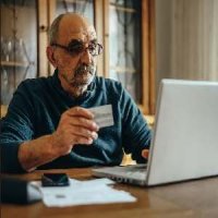5 motive pentru care merită să-ți plătești facturile online