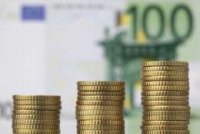 Ce monede au scazut fata de euro si dolarul american in primele sase luni