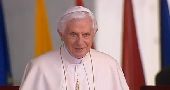 Papa Benedict hulit de protestatari